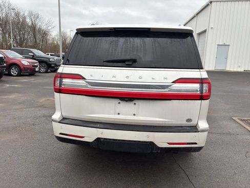 Used 2019 Lincoln Navigator Reserve image 10