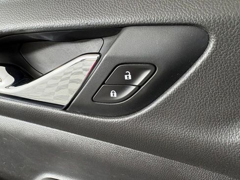 Used 2019 GMC Acadia SLT FWD image 17