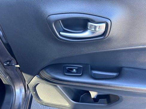 Used 2019 Jeep Compass Latitude w/ Cold Weather Group image 42