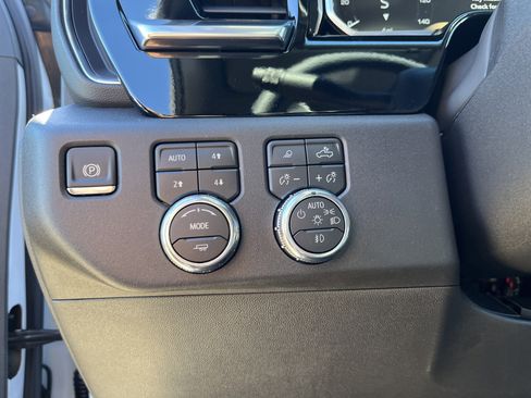 New 2026 GMC Sierra 1500 SLT w/ SLT Premium Package image 24