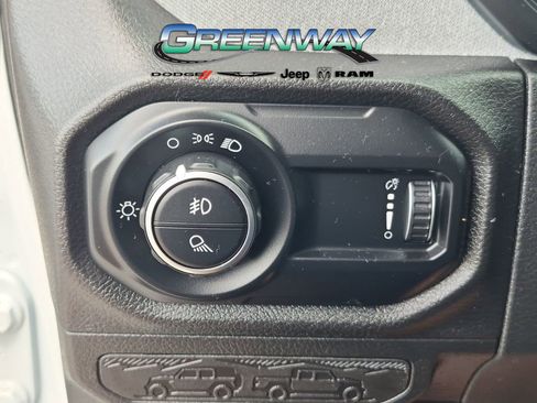 Used 2025 Jeep Gladiator Sport AWD/4WD image 11