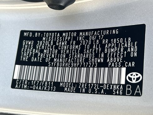 Used 2017 Toyota Corolla LE image 36