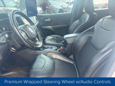 Used 2019 Jeep Cherokee Latitude Plus FWD image 8