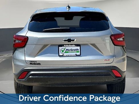 Used 2024 Chevrolet Trax RS w/ Driver Confidence Package image 6