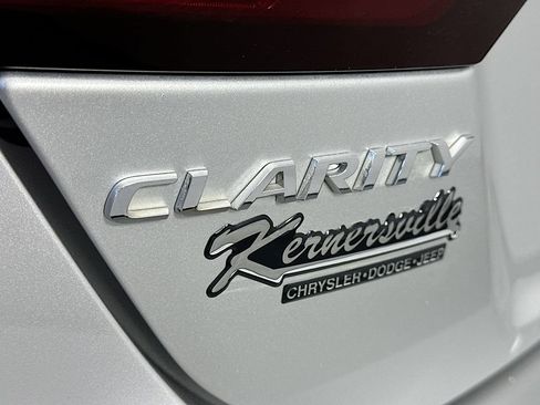 Used 2018 Honda Clarity Touring image 28