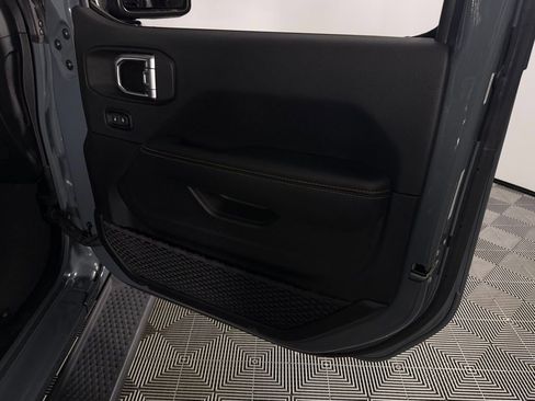 Certified 2025 Jeep Wrangler Unlimited Sahara image 30