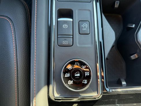Used 2024 Nissan Pathfinder Rock Creek AWD/4WD image 32