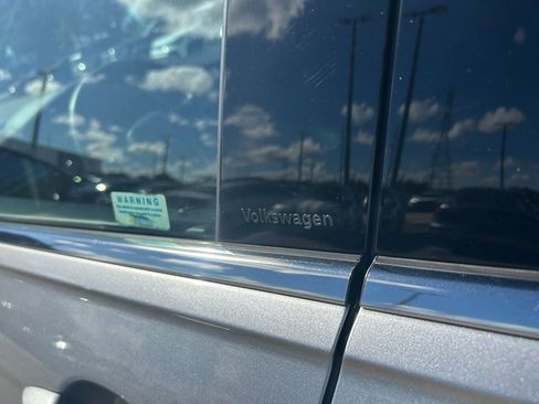 Used 2022 Volkswagen Tiguan SE image 28