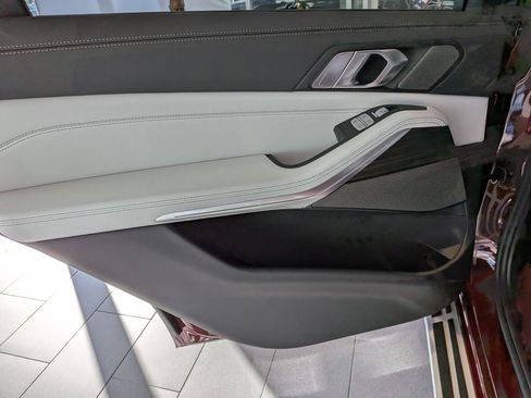 New 2026 BMW X7 xDrive40i w/ Premium Package image 26