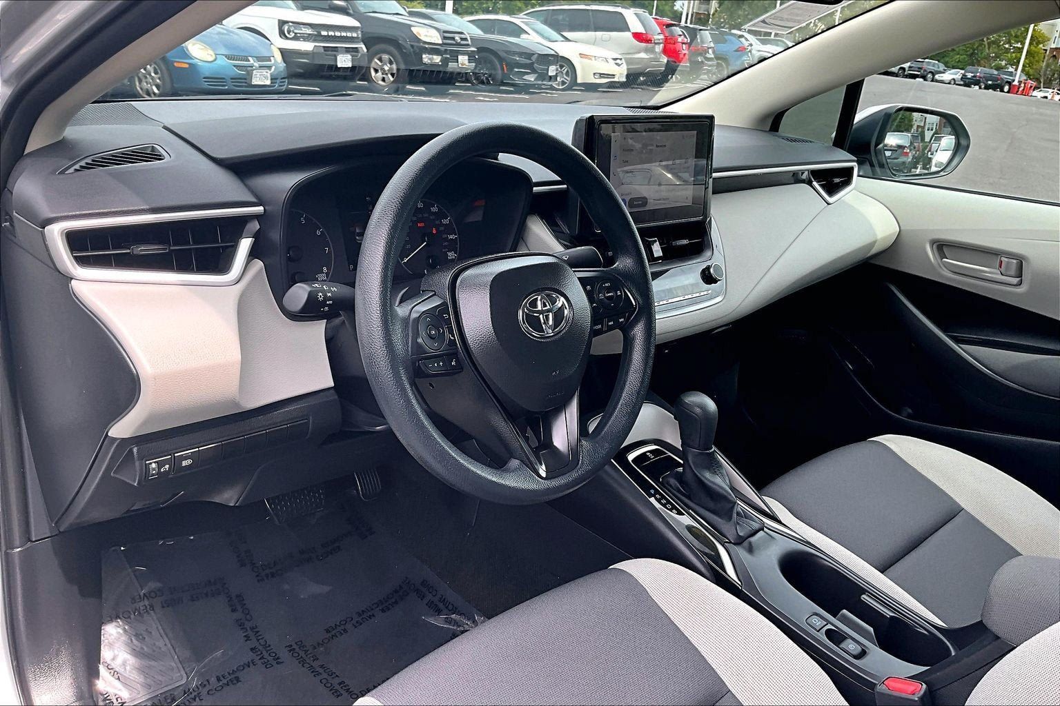 Used 2025 Toyota Corolla LE FWD image 13
