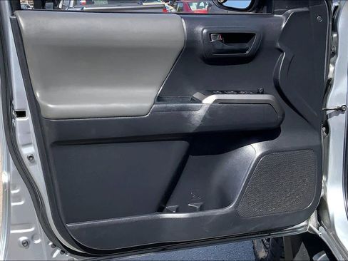 Used 2022 Toyota Tacoma SR5 image 21