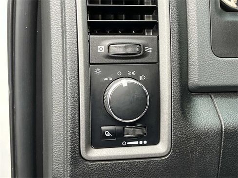 Used 2018 RAM 2500 Tradesman w/ Cold Weather Group image 31