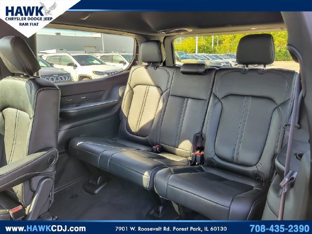 Used 2026 Jeep Grand Wagoneer Limited AWD/4WD image 11