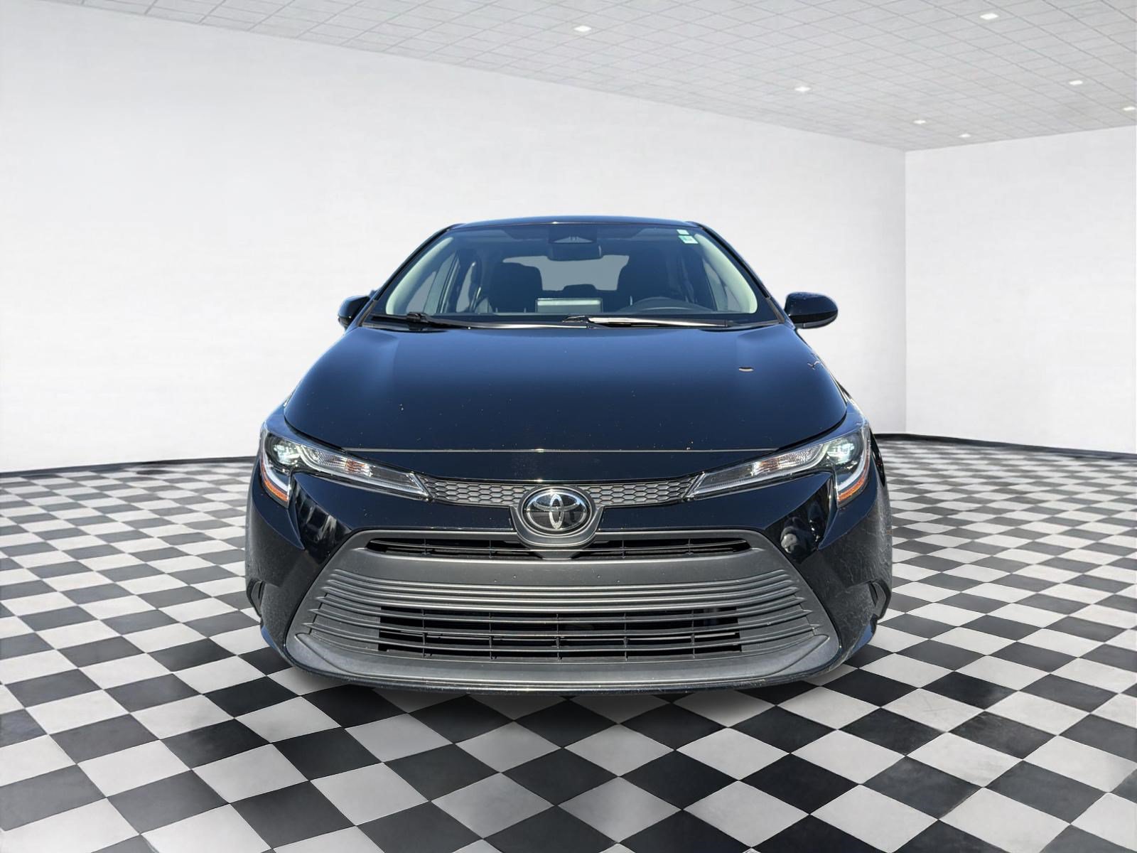 Used 2024 Toyota Corolla LE FWD image 4