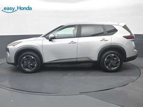 Used 2025 Nissan Rogue SV AWD/4WD image 4