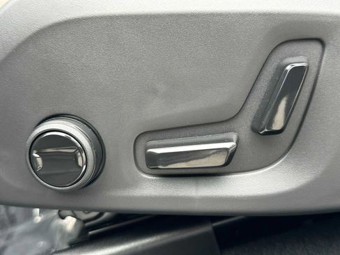 New 2026 Volvo XC60 B5 Plus w/ Protection Package Premier image 21