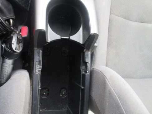 Used 2014 Toyota Prius Two image 34