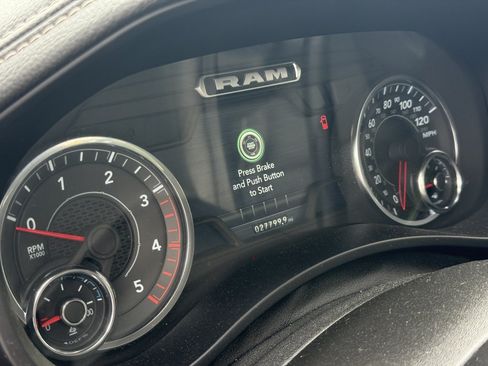 Used 2024 RAM 2500 Laramie AWD/4WD image 13
