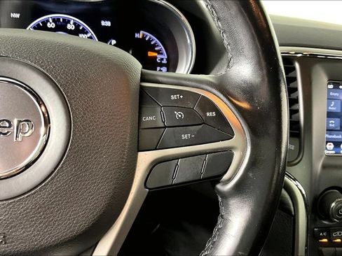 Used 2021 Jeep Grand Cherokee Laredo AWD/4WD image 11