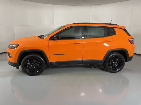 New 2026 Jeep Compass Latitude w/ Sun and Sound Group AWD/4WD image 5