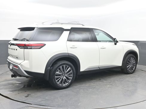 Certified 2024 Nissan Pathfinder SL w/ SL Premium Package image 7