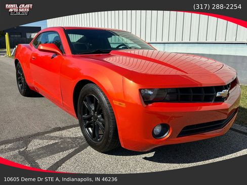 Used 2013 Chevrolet Camaro LT RWD image 1