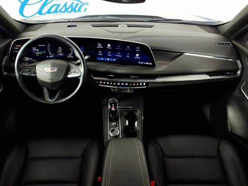 Used 2025 Cadillac XT4 Premium Luxury FWD image 13