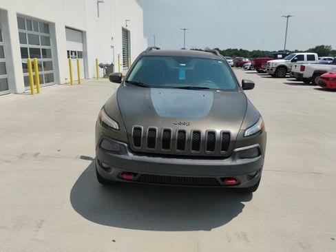 Used 2015 Jeep Cherokee Trailhawk w/ Comfort/Convenience Group AWD/4WD image 8