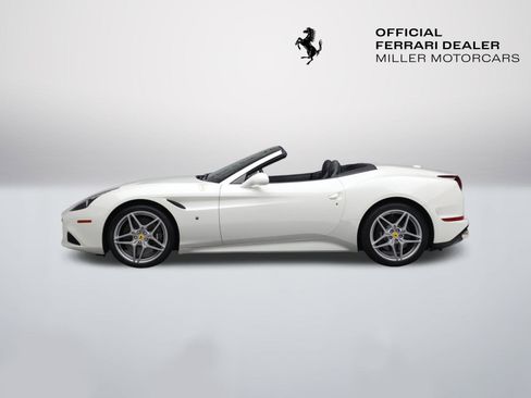 Certified 2017 Ferrari California T image 4