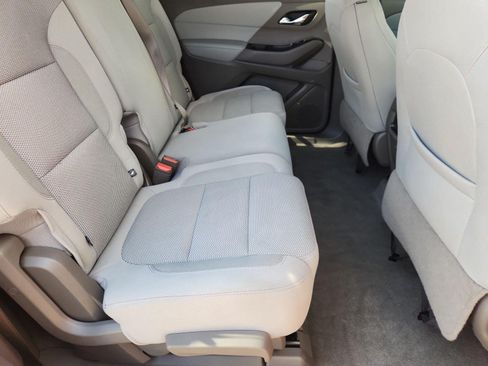Used 2018 Chevrolet Traverse LT FWD image 12