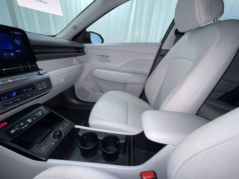 Used 2024 Hyundai Kona SEL w/ Convenience Package image 4