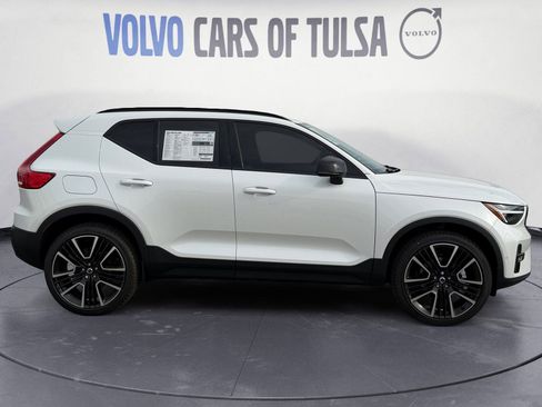 New 2026 Volvo XC40 B5 Ultra w/ Protection Package Premier image 6