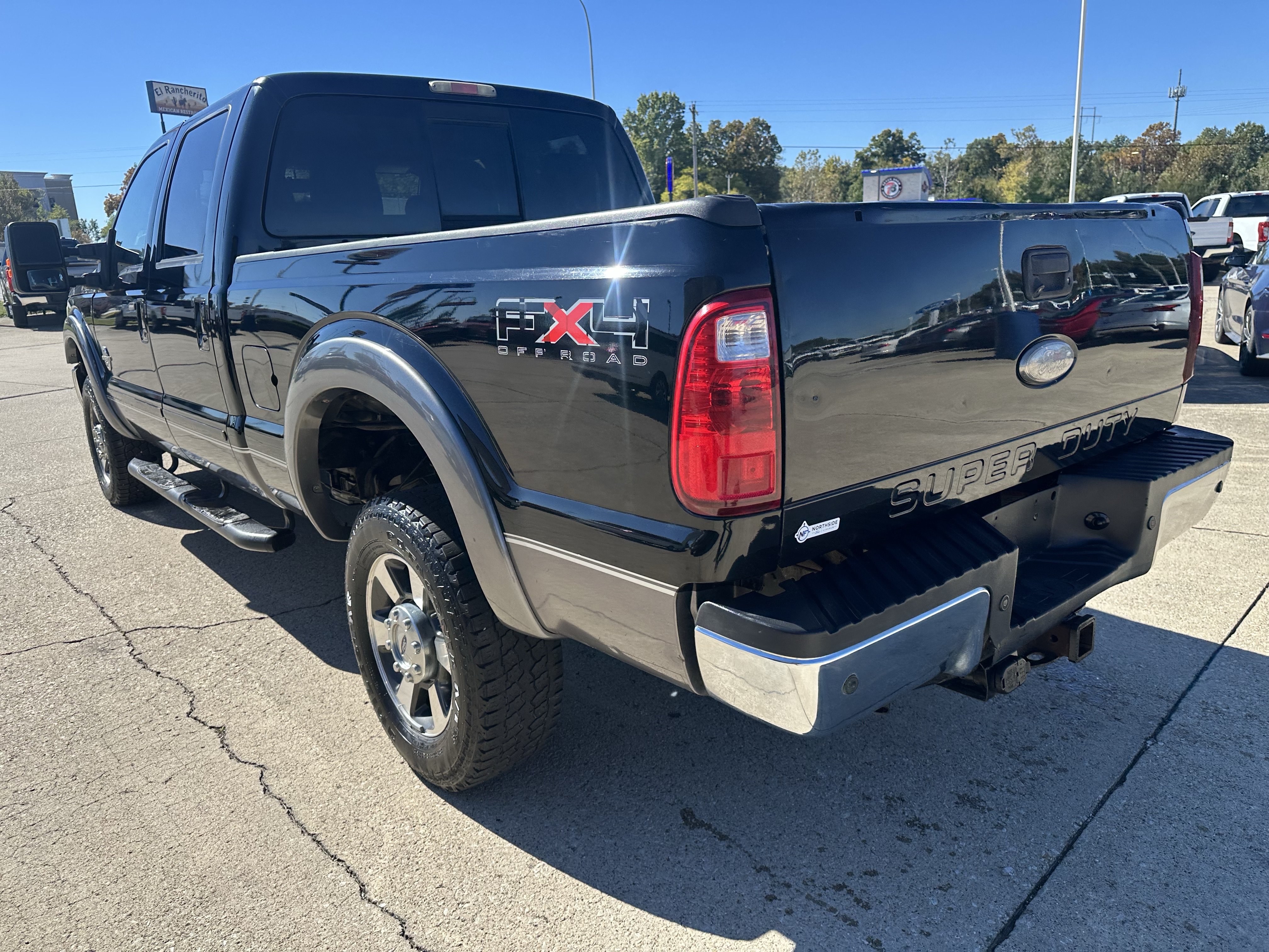 Used 2011 Ford F350 Lariat w/ Lariat Interior Pkg AWD/4WD image 4