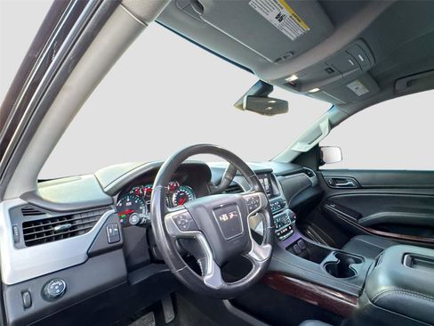 Used 2018 GMC Yukon XL SLE image 9