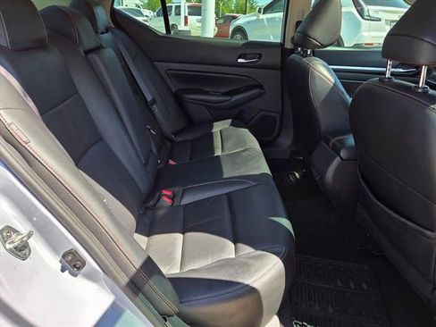 Used 2024 Nissan Altima 2.5 SR w/ SR Premium Package image 19