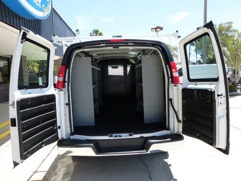 Used 2022 Chevrolet Express 2500 w/ Driver Convenience Package image 13