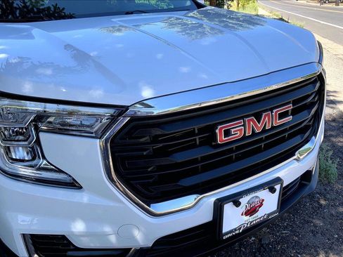 Used 2024 GMC Terrain SLE AWD/4WD image 30