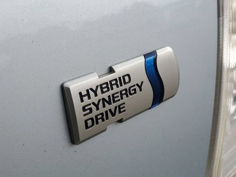 Used 2014 Toyota Prius V Three FWD image 31
