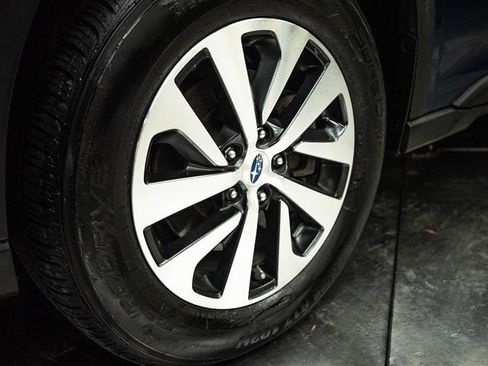Used 2024 Subaru Outback Premium AWD/4WD image 3