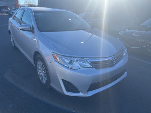 Used 2012 Toyota Camry LE image 3