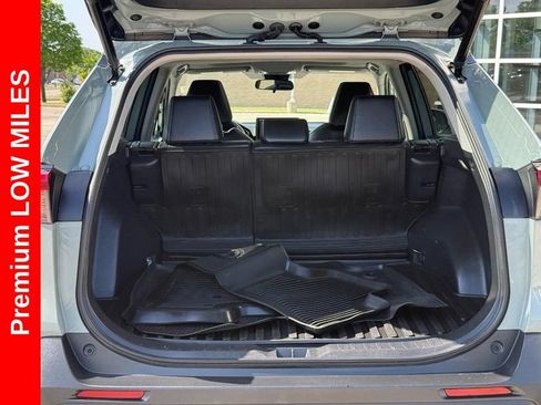 Used 2022 Toyota RAV4 XLE Premium FWD image 9