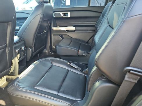 Used 2021 Ford Explorer XLT w/ Equipment Group 202A AWD/4WD image 11