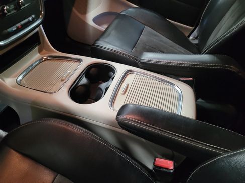 Used 2019 Dodge Grand Caravan SXT image 26