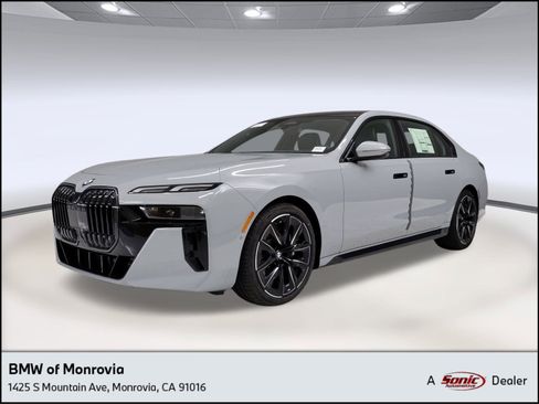 New 2026 BMW 740i w/ Premium Package image 1
