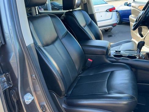 Used 2017 Nissan Pathfinder Platinum w/ Family Entertainment Package image 41