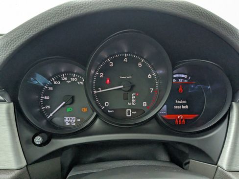 Certified 2026 Porsche Macan Turbo AWD/4WD image 19