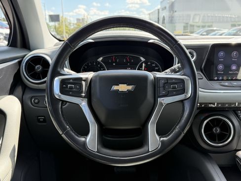 Used 2019 Chevrolet Blazer LT w/ Sound & Technology Package FWD image 6