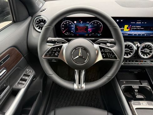 Used 2026 Mercedes-Benz GLA 250 4MATIC image 14