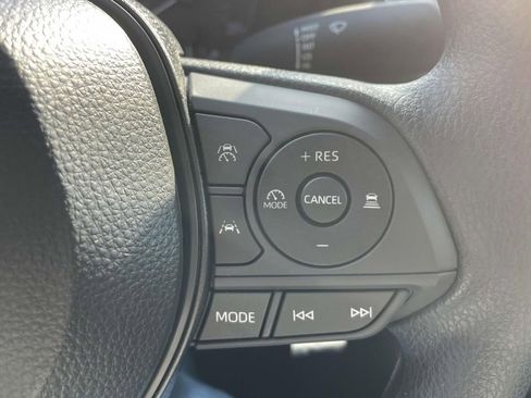 Used 2025 Toyota Corolla LE image 21