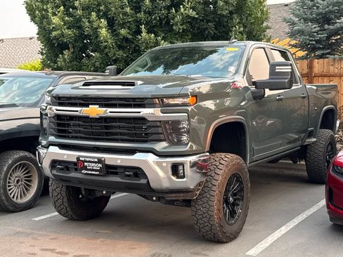 Used 2025 Chevrolet Silverado 3500 LT w/ All Star Edition AWD/4WD image 2